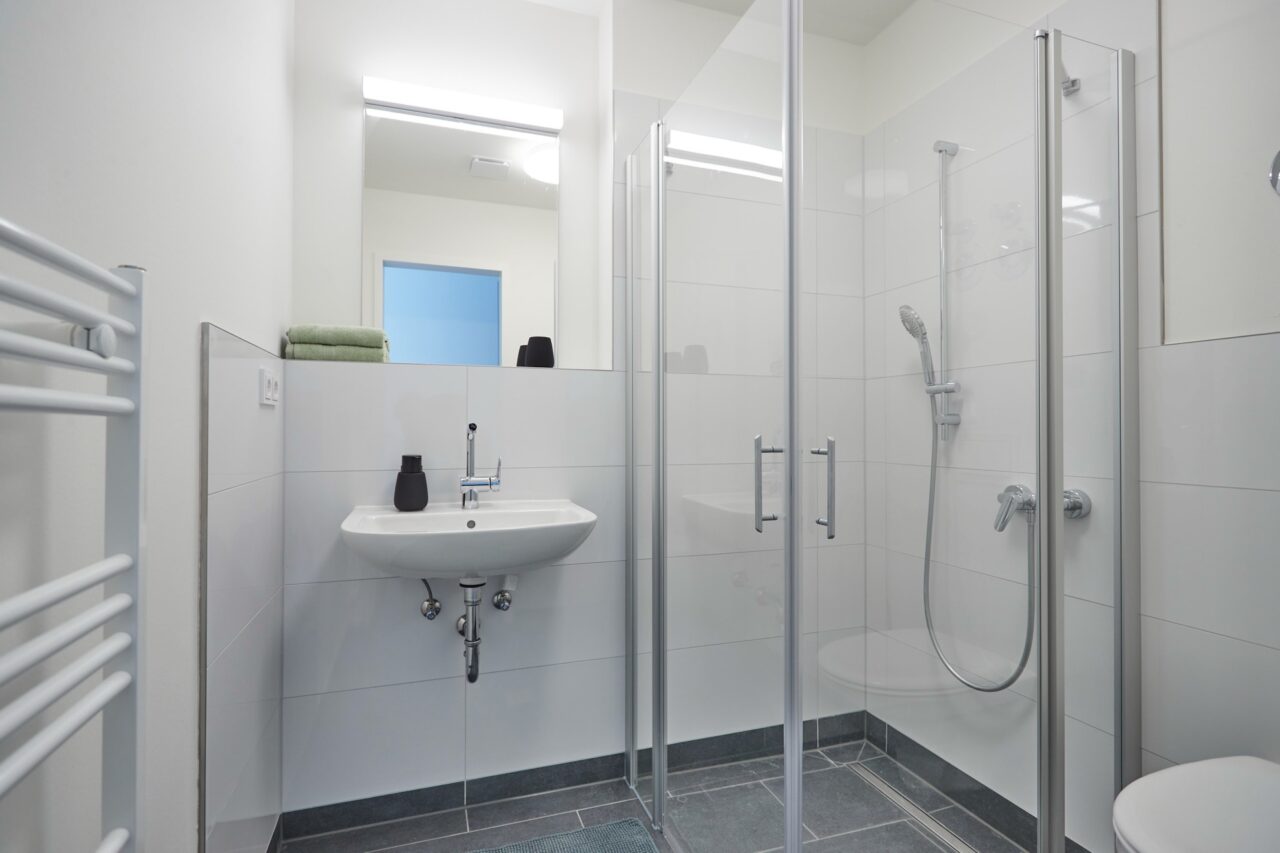 The Mingle Studentenwohnung 30, 1 Zimmer möbliert, Bad